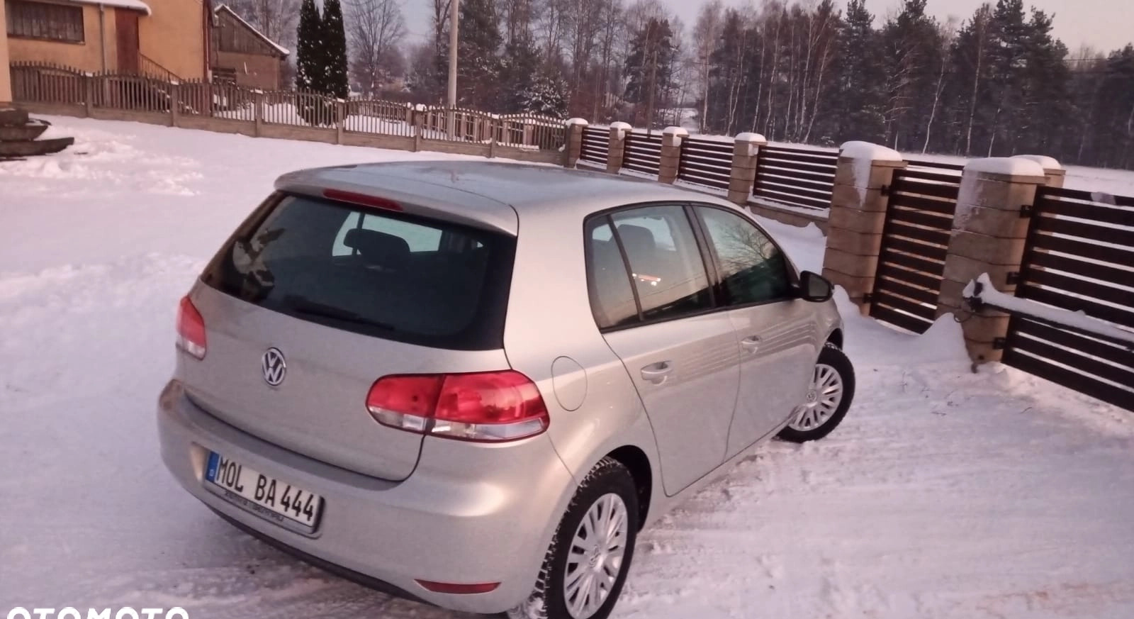 Volkswagen Golf cena 25300 przebieg: 196000, rok produkcji 2010 z Kielce małe 172